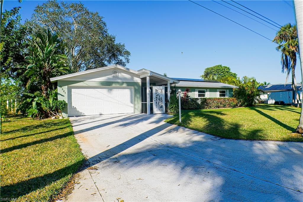 2221 cape WAY NORTH FORT MYERS, FL 33917