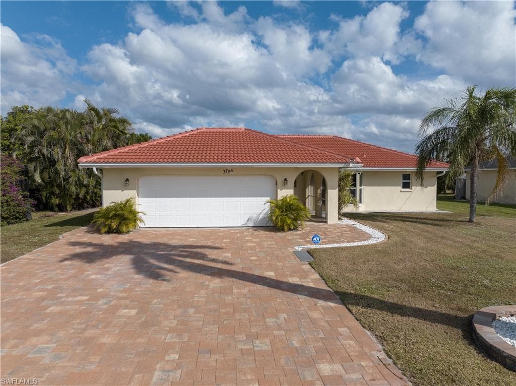 3725 SE 8th PL CAPE CORAL, FL 33904