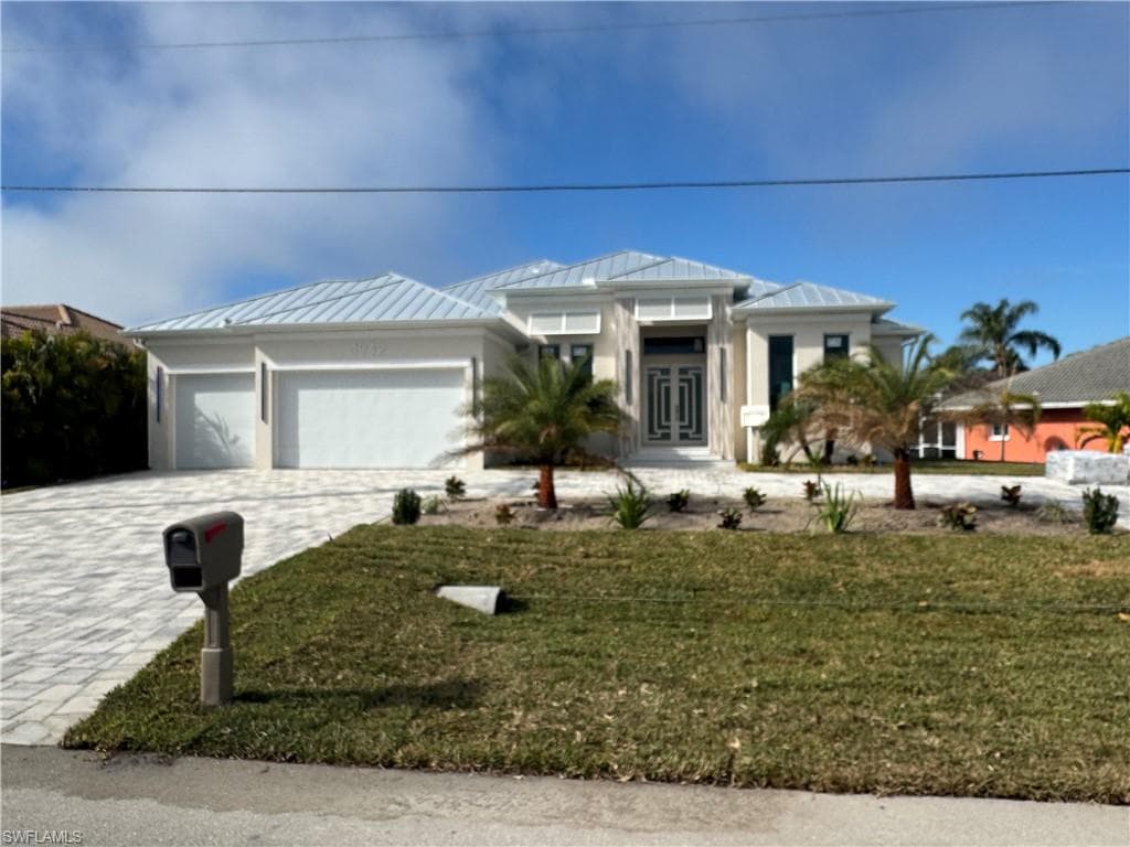1942 SE 21st CT CAPE CORAL, FL 33990