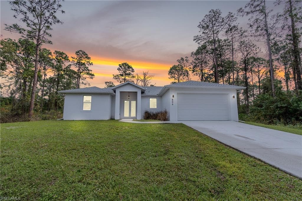 806 McArthur AVE LEHIGH ACRES, FL 33936