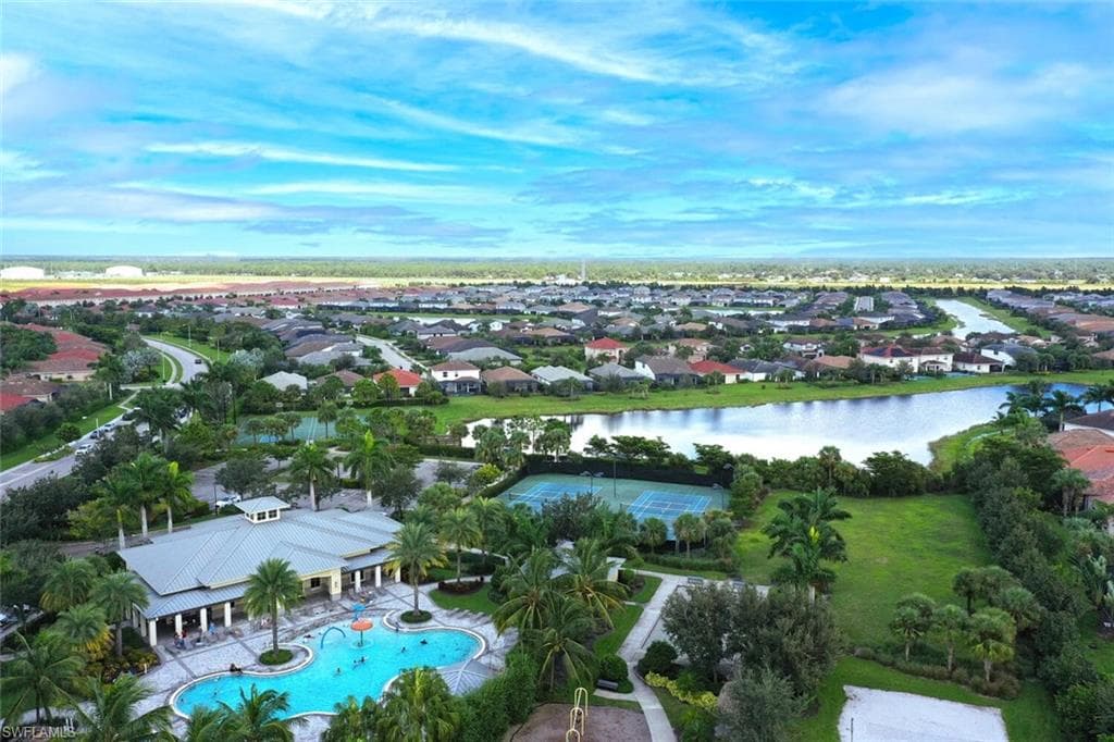 2068 Wellington ST NAPLES, FL 34120