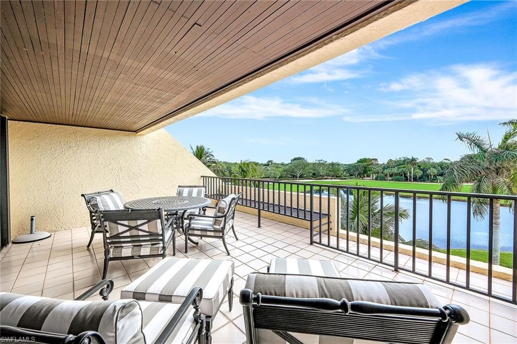 6360 Pelican Bay BLVD 304C NAPLES, FL 34108