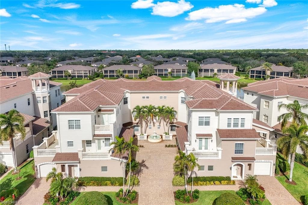 514 Avellino Isles CIR 3-102 NAPLES, FL 34119