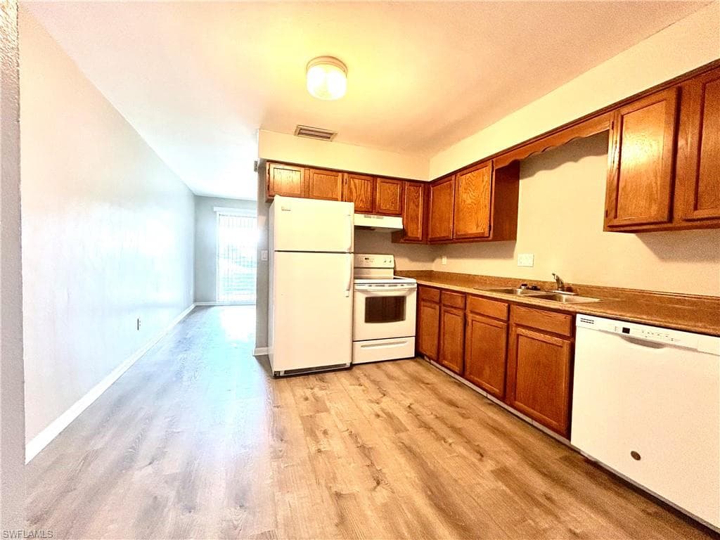 1107 SE 46th LN B CAPE CORAL, FL 33904