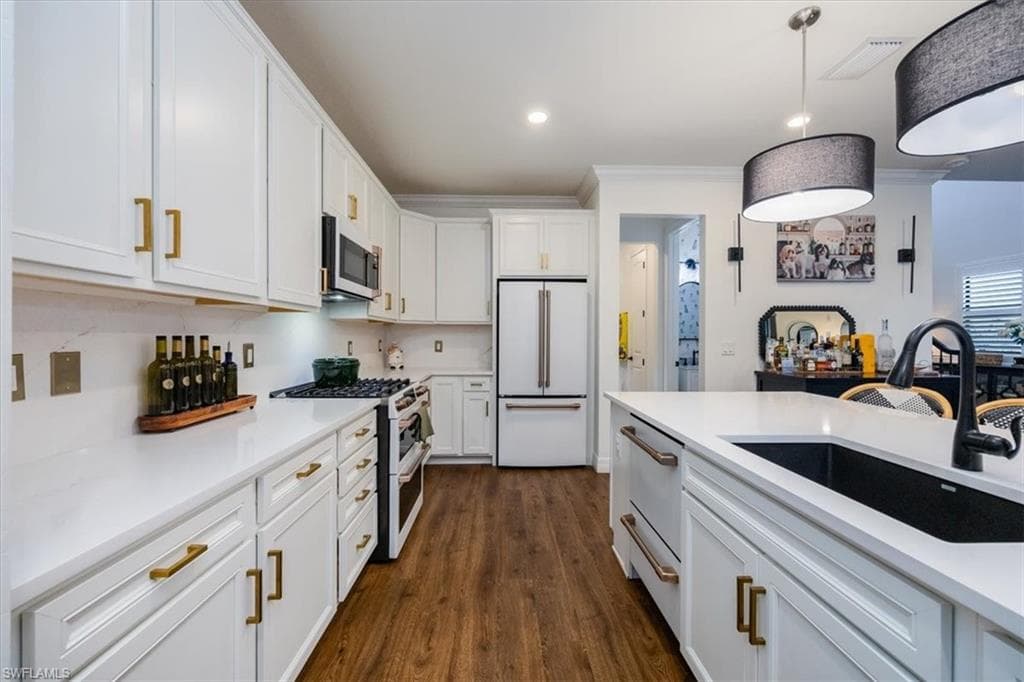 7234 Wilton DR NAPLES, FL 34109