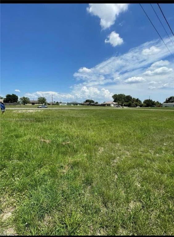 2800 NE 4th PL CAPE CORAL, FL 33909