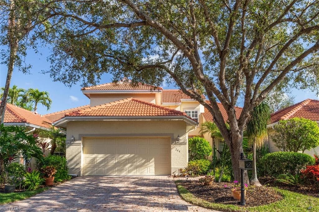 244 Napa Ridge RD E 17 NAPLES, FL 34119