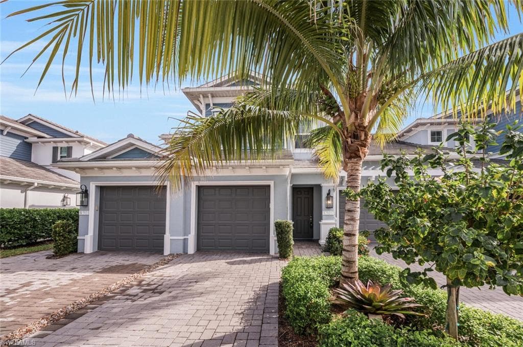2554 Seychelles DR 905 NAPLES, FL 34112