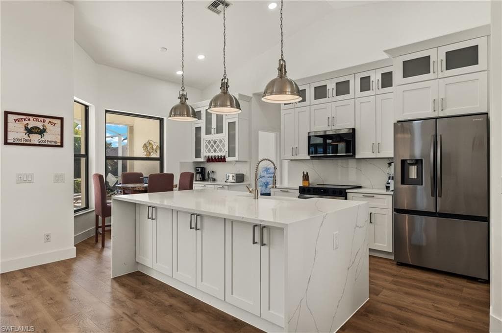 2810 42nd LN