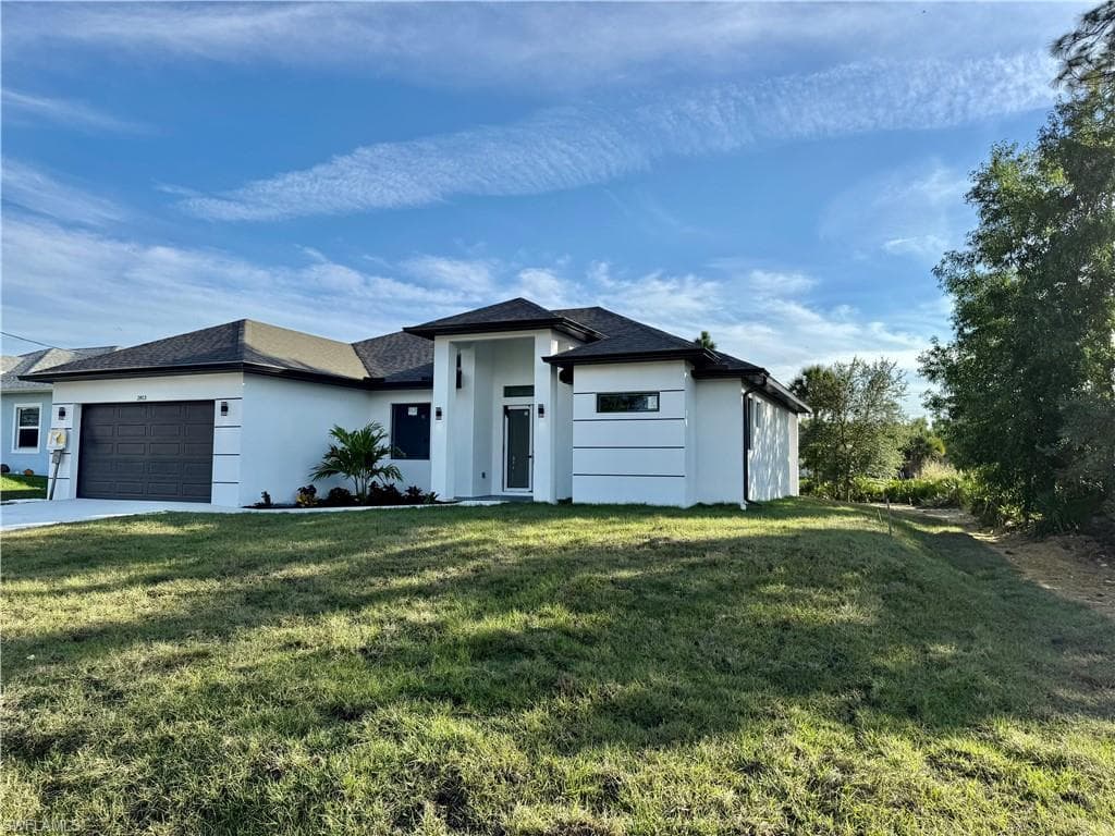 2813 14th ST W LEHIGH ACRES, FL 33971