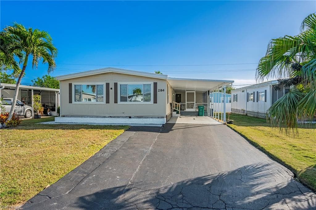 284 Cape Sable DR NAPLES, FL 34104