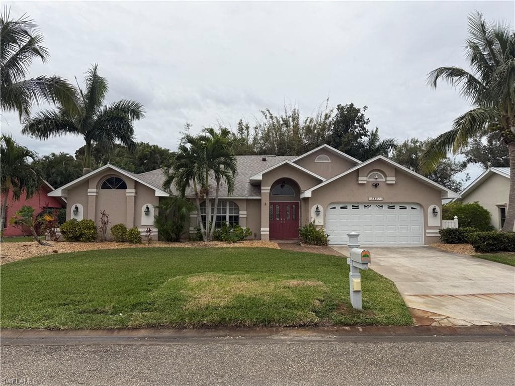 8831 Banyan Cove CIR FORT MYERS, FL 33919