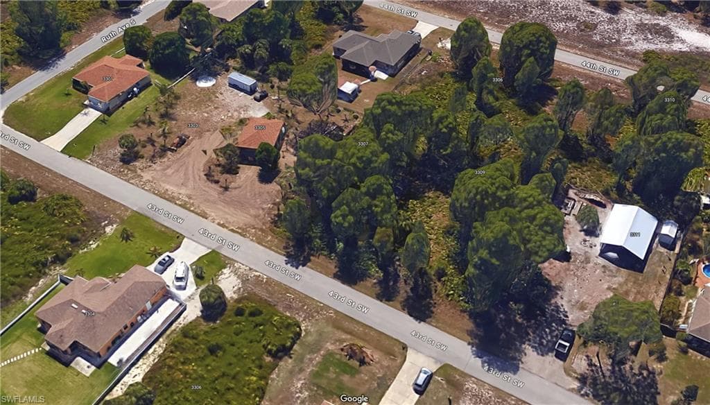 3307 43rd ST SW LEHIGH ACRES, FL 33976