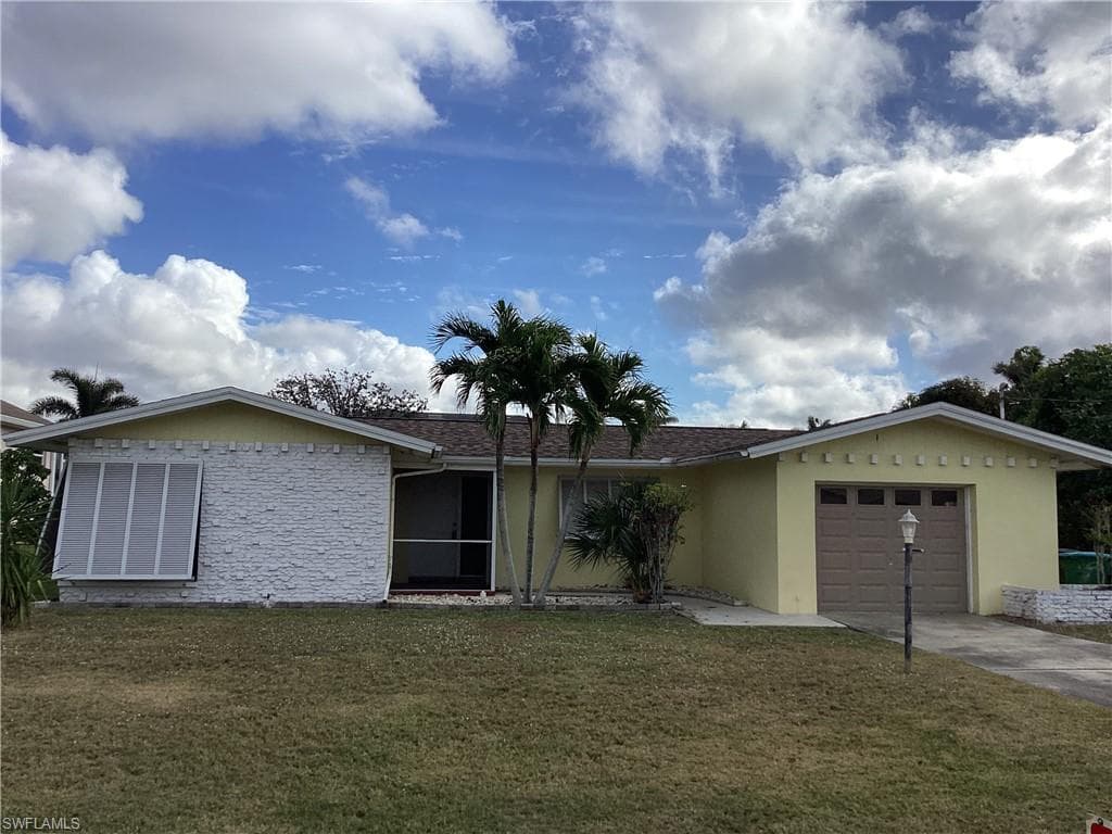 5365 Delano CT CAPE CORAL, FL 33904