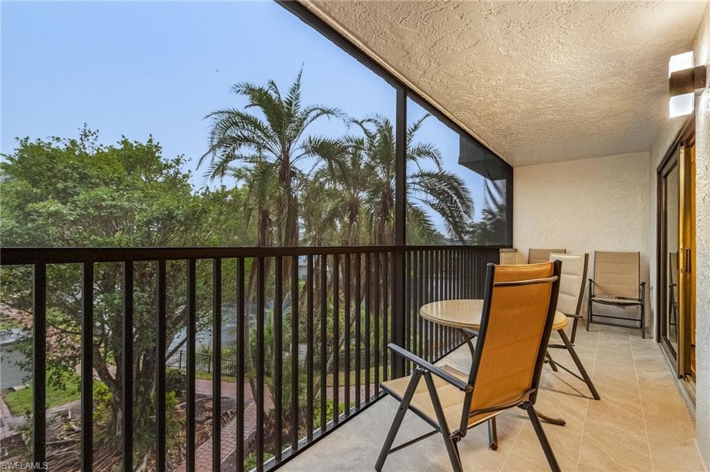 600 Neapolitan WAY 349 NAPLES, FL 34103