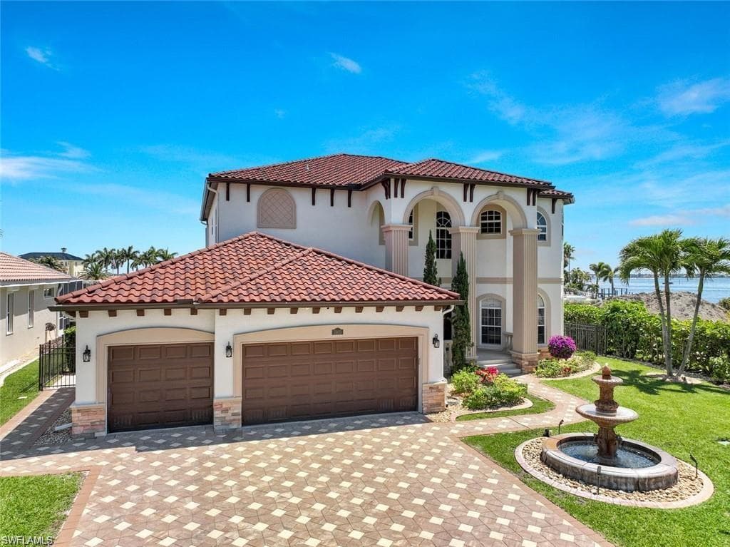 5933 SW 1st CT CAPE CORAL, FL 33914