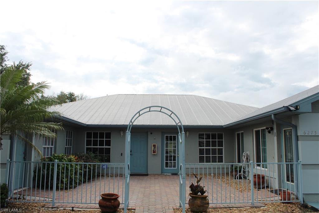6275 Parkers Hammock RD B NAPLES, FL 34112