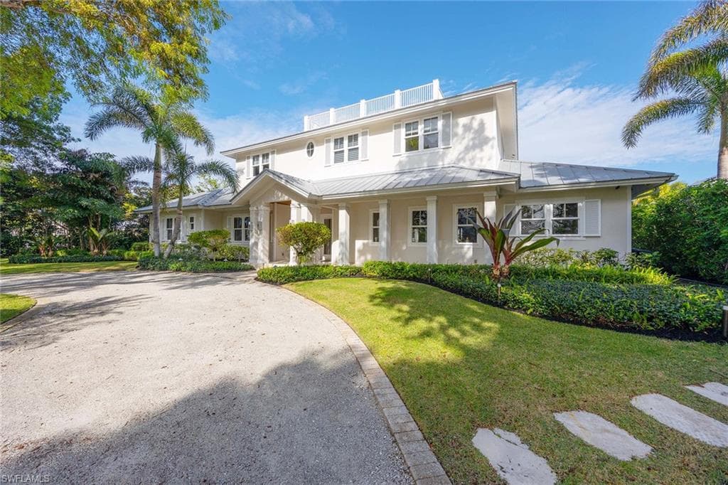 661 6th AVE N NAPLES, FL 34102