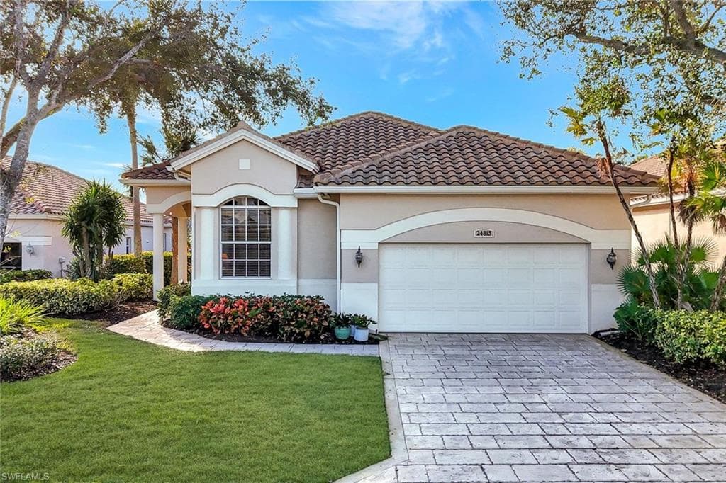 24813 Hollybrier LN BONITA SPRINGS, FL 34134