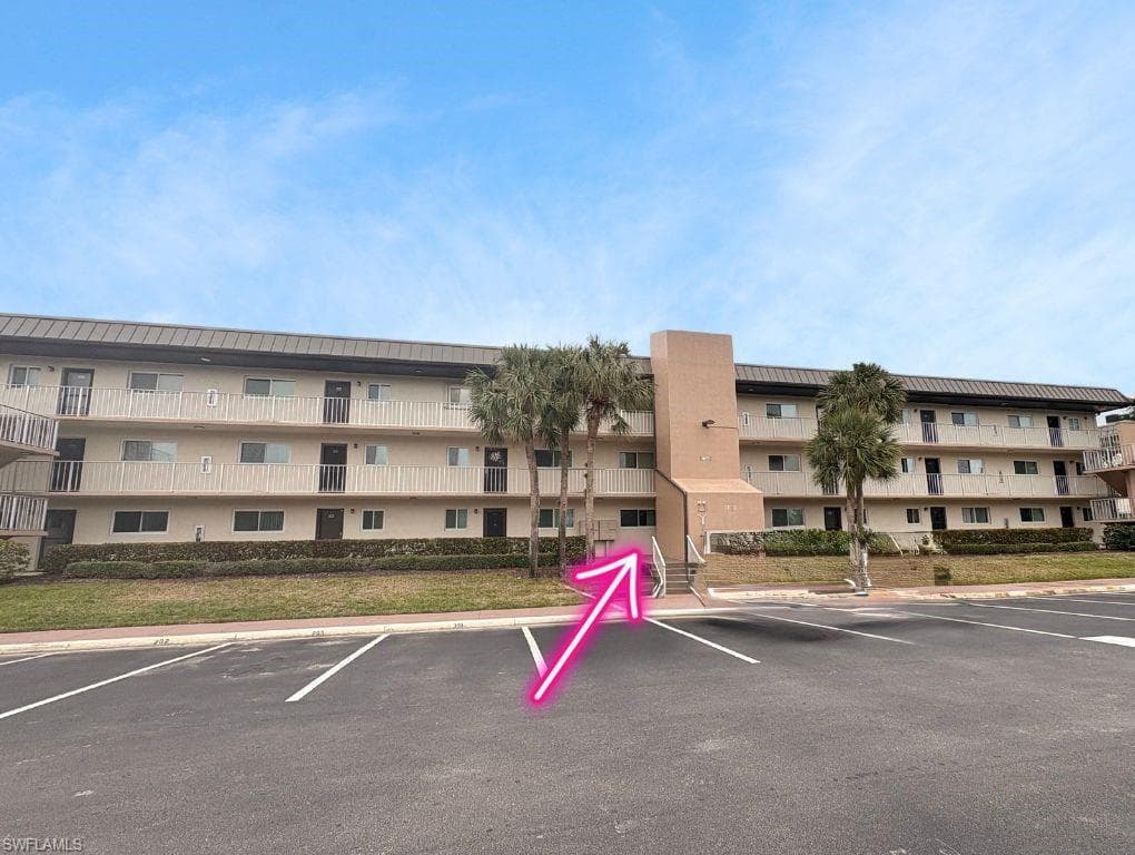 1004 Manatee RD H104 NAPLES, FL 34114