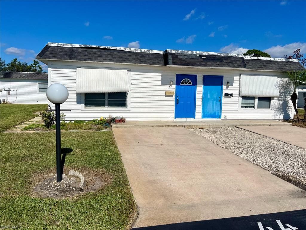 44 Tangelo CT LEHIGH ACRES, FL 33936