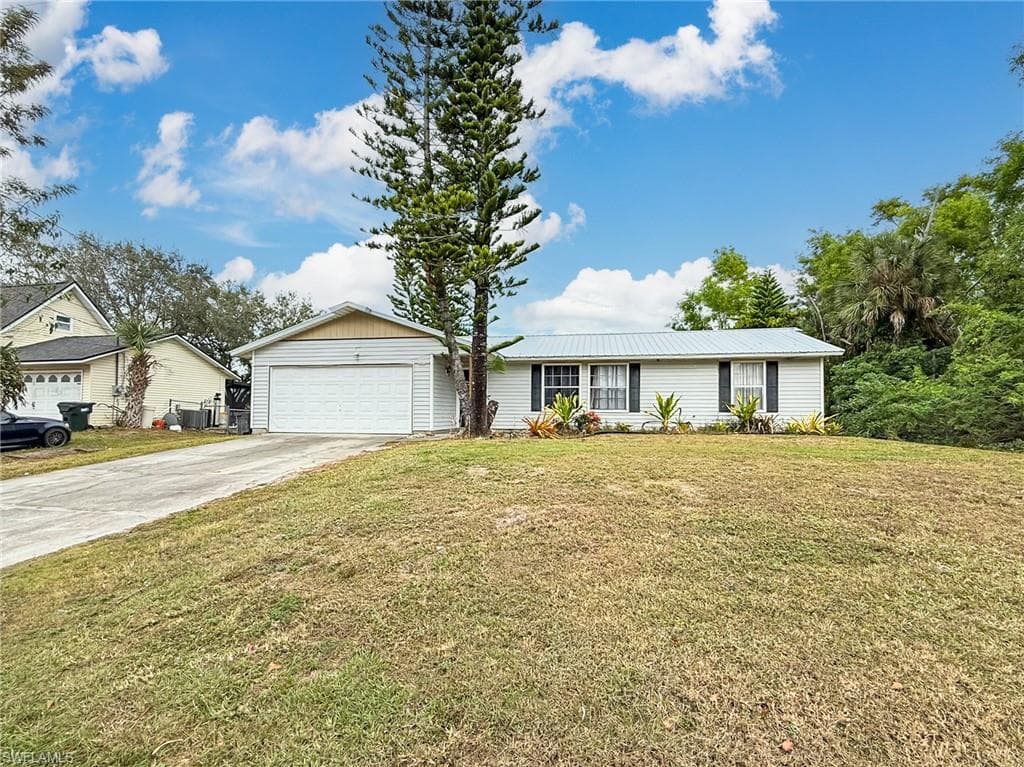 3810 5th ST W LEHIGH ACRES, FL 33971