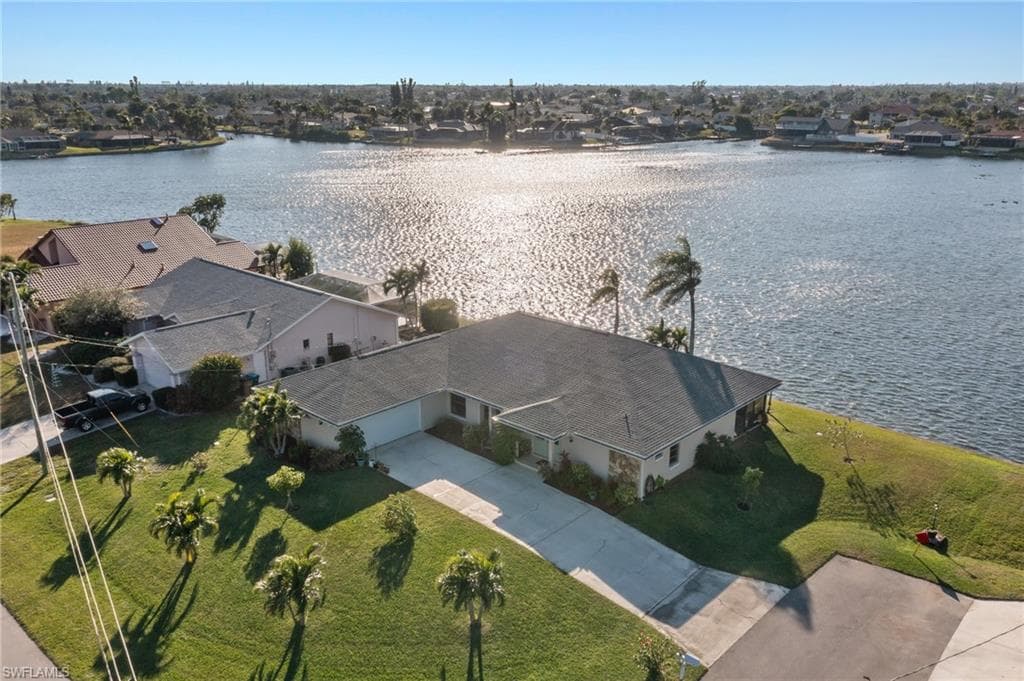 208 SE 10th AVE CAPE CORAL, FL 33990