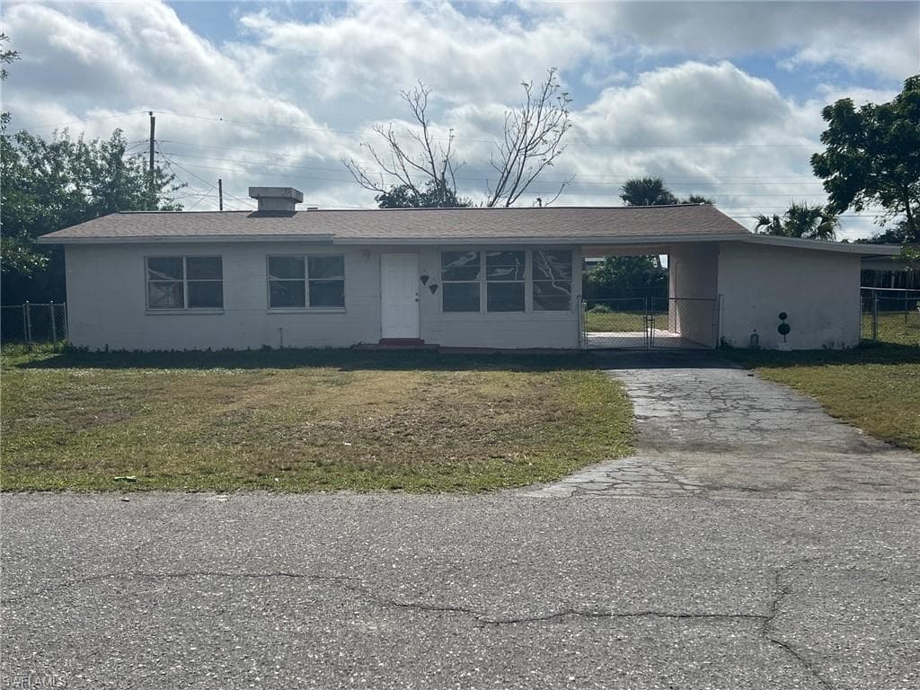 902 Bougainvillea RD E LEHIGH ACRES, FL 33936
