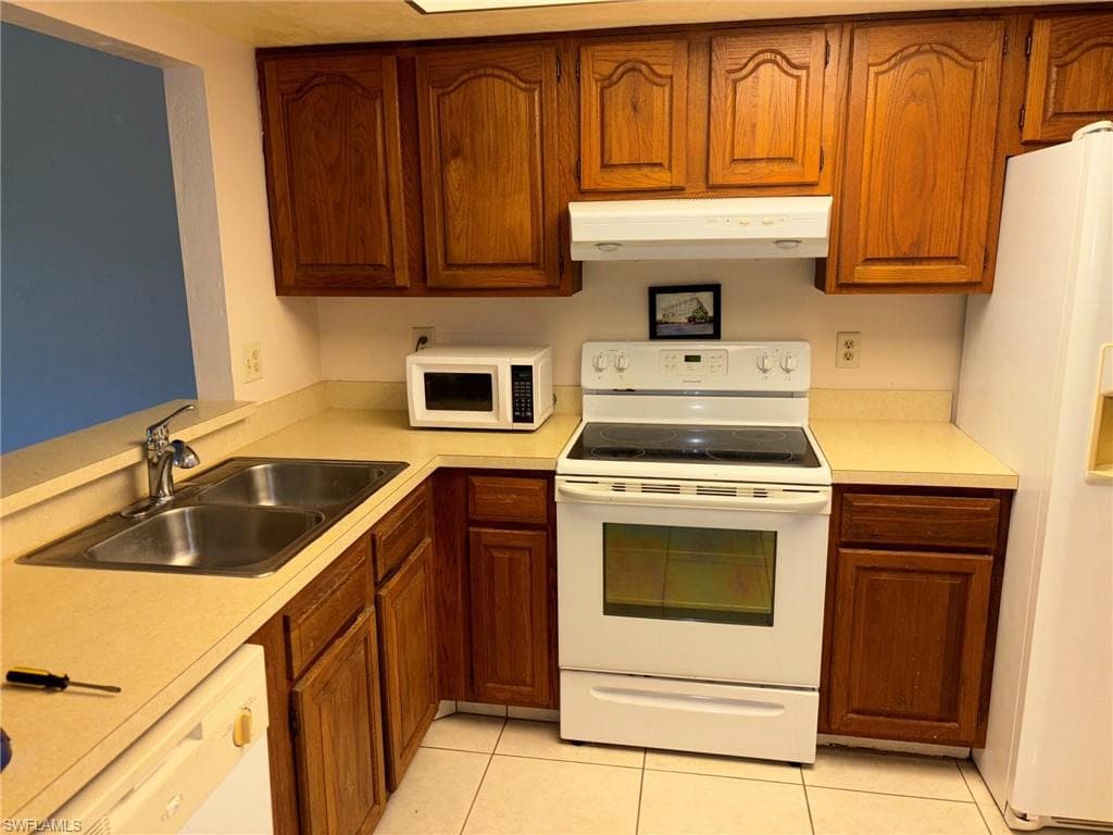 1056 Pine Isle LN 1056 NAPLES, FL 34112