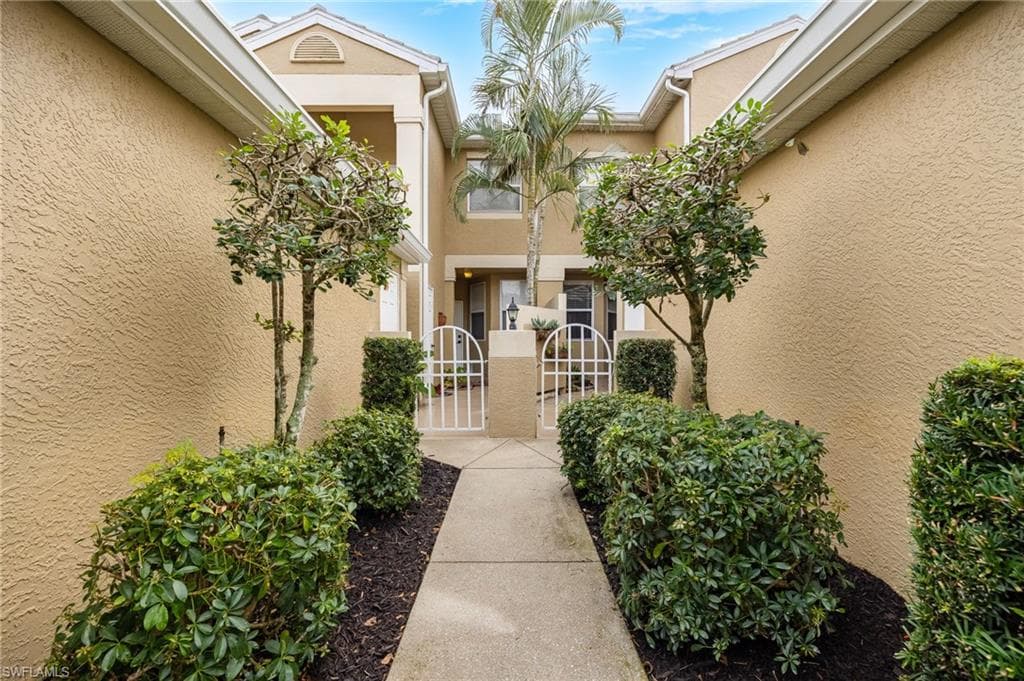 12040 Summergate CIR 102 FORT MYERS, FL 33913