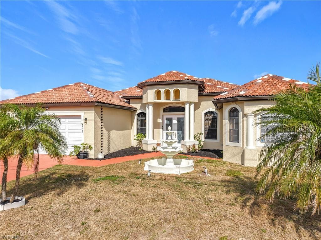 921 Diplomat PKWY W CAPE CORAL, FL 33993