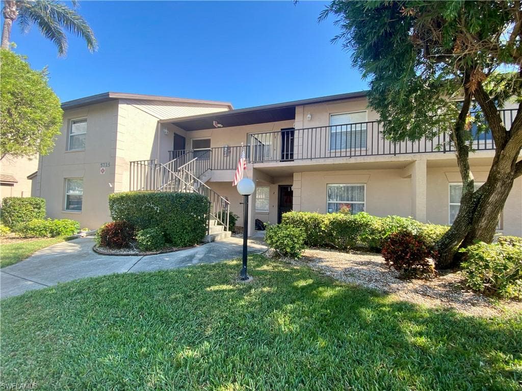 5725 Foxlake DR 7 NORTH FORT MYERS, FL 33917