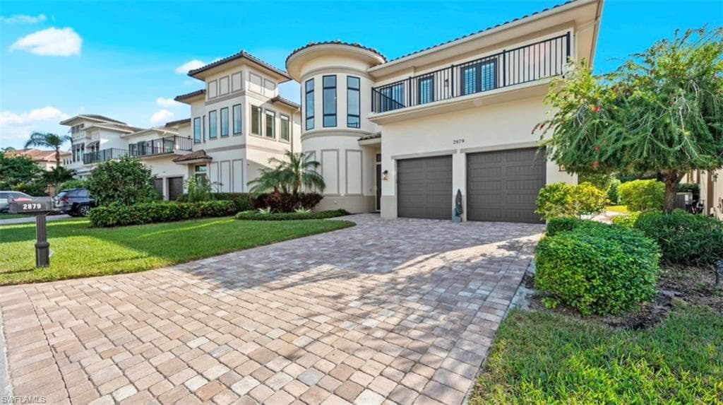 2879 Coco Lakes DR NAPLES, FL 34105