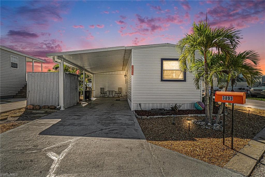 3893 Dewberry LN ST. JAMES CITY, FL 33956