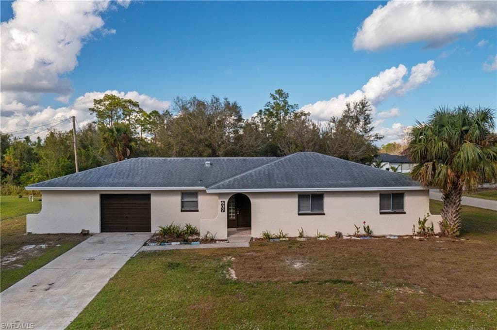 607 E 6th ST LEHIGH ACRES, FL 33972