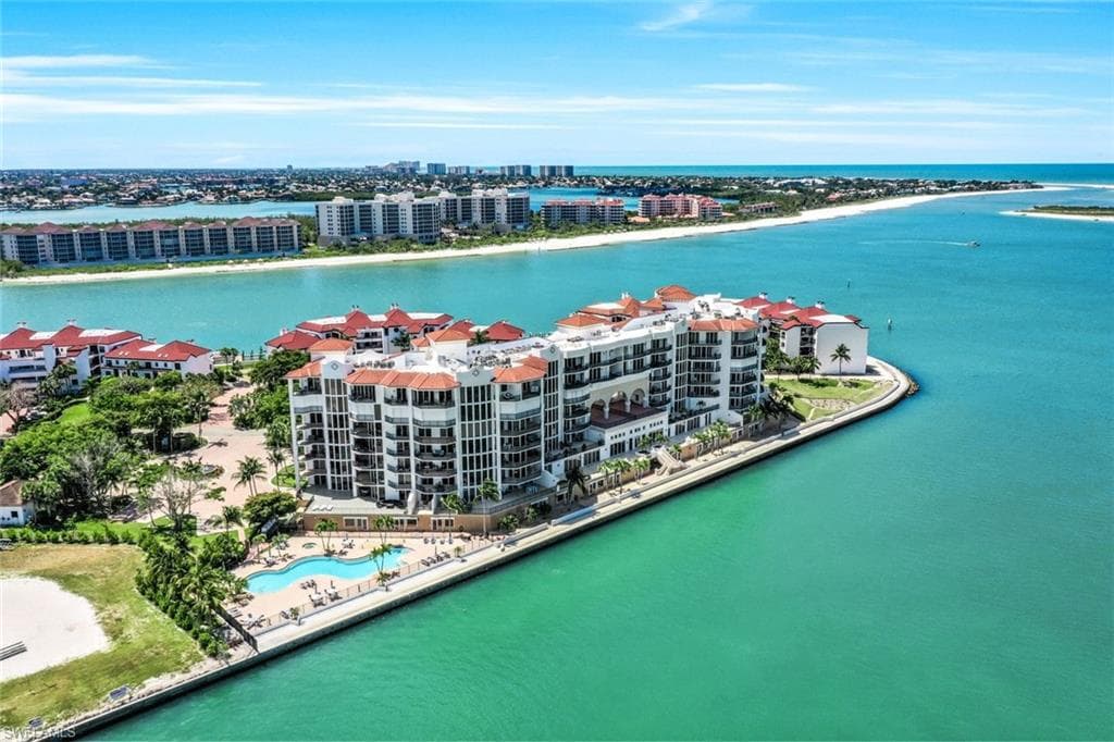 700 La Peninsula BLVD 401 NAPLES, FL 34113