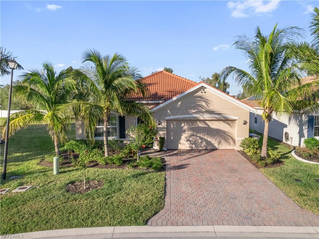 3068 Royal Gardens AVE FORT MYERS, FL 33916