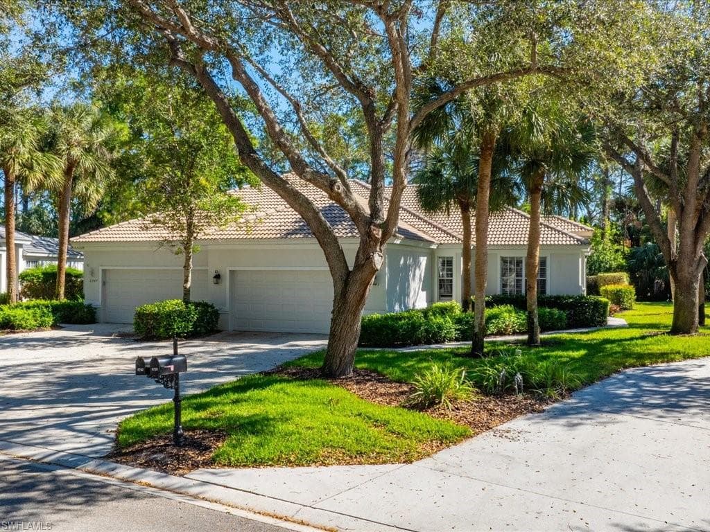 6743 Old Banyan WAY NAPLES, FL 34109