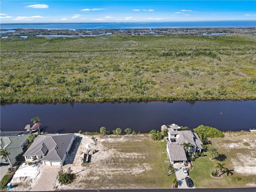 2720 NW 46th AVE CAPE CORAL, FL 33993