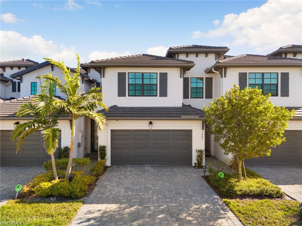 7486 Rockefeller DR NAPLES, FL 34119