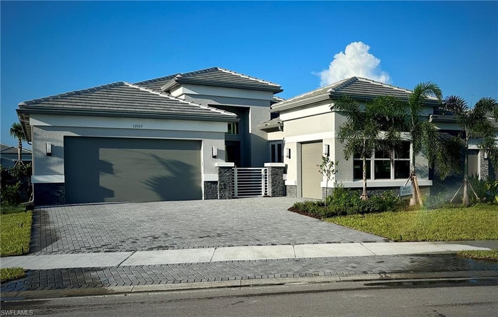 12165 Eucalyptus WAY NAPLES, FL 34120