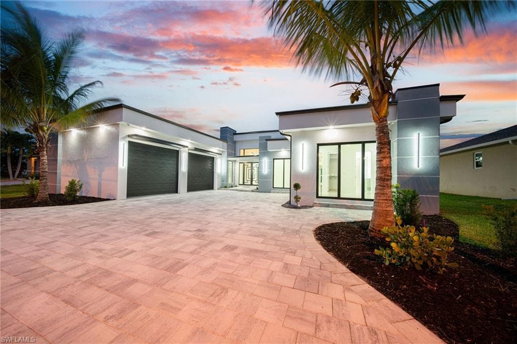 916 Mohawk PKWY CAPE CORAL, FL 33914
