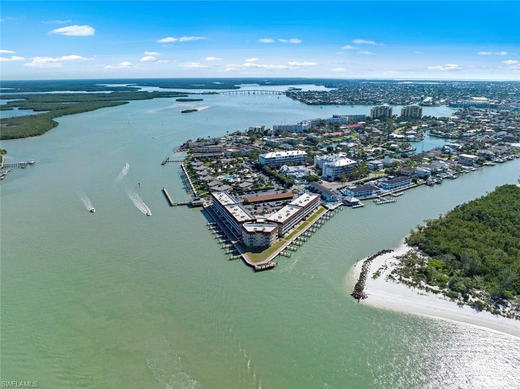 1202 Edington PL B102 MARCO ISLAND, FL 34145