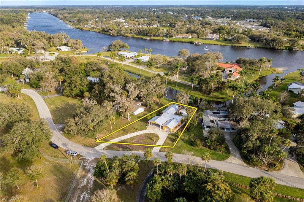 617 Caloosa Estates DR LABELLE, FL 33935