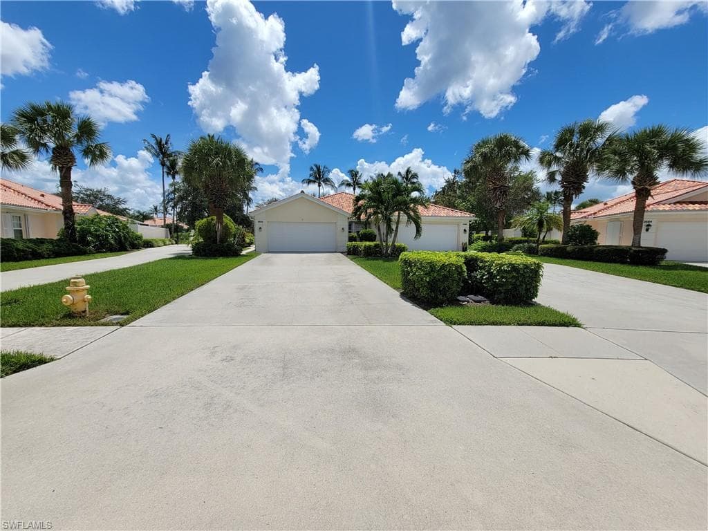 3592 El Verdado CT NAPLES, FL 34109
