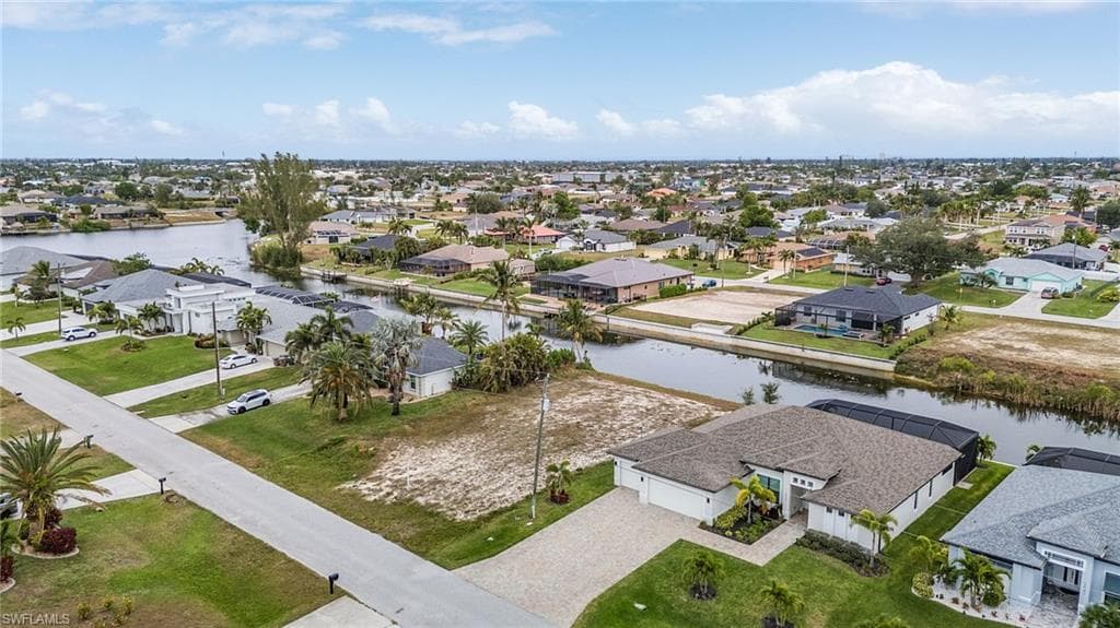 2933 SW 11th PL CAPE CORAL, FL 33914