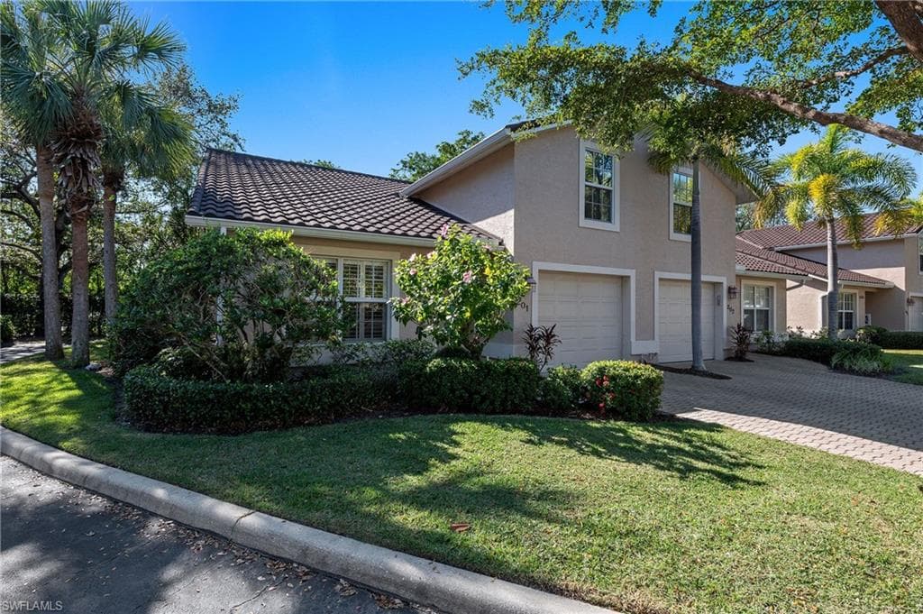 3520 Avion Woods CT 201 NAPLES, FL 34104