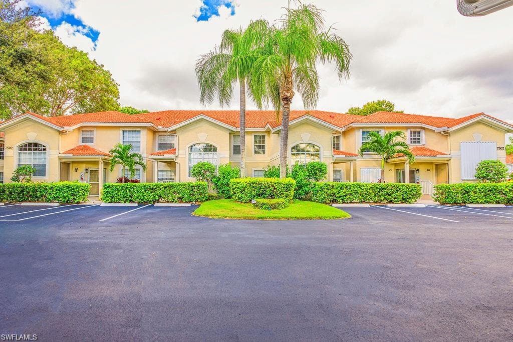 7502 Silver Trumpet LN 204 NAPLES, FL 34109