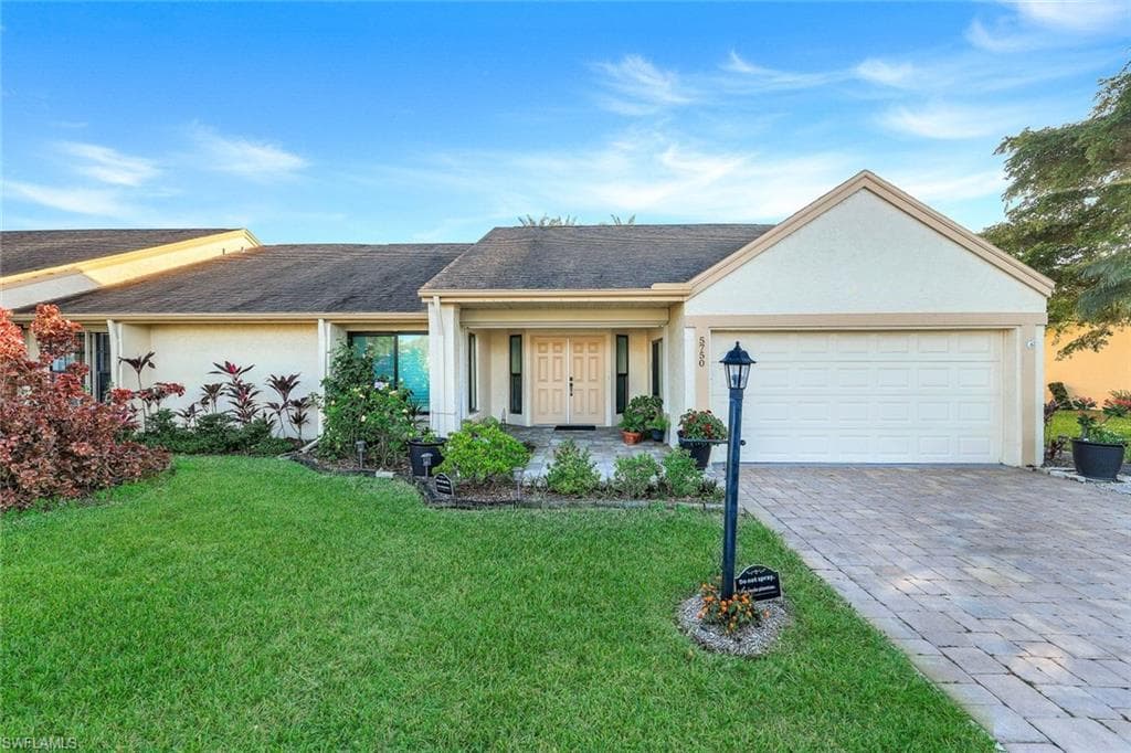 5750 Arvine CIR FORT MYERS, FL 33919