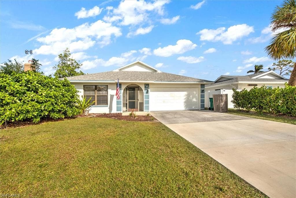 781 105th AVE N NAPLES, FL 34108